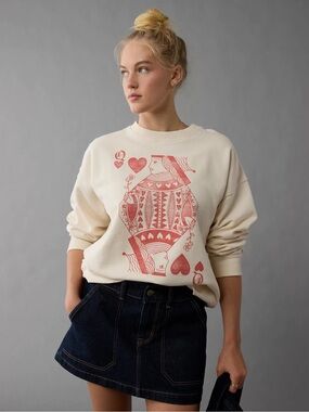 American Eagle Queen of Hearts Cropped Sweatshirt ♠️❤️